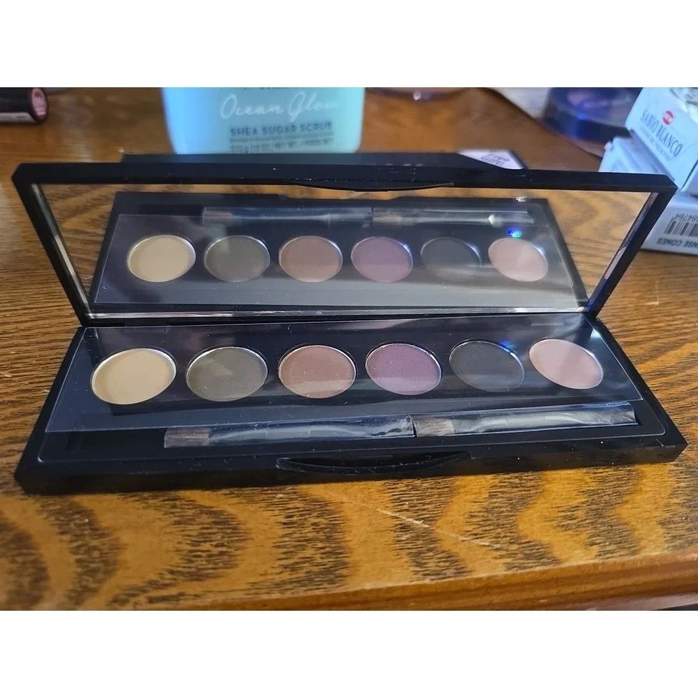Sheer Cover Modern Classics Eye Palette‎ 0.205 W/Brush
